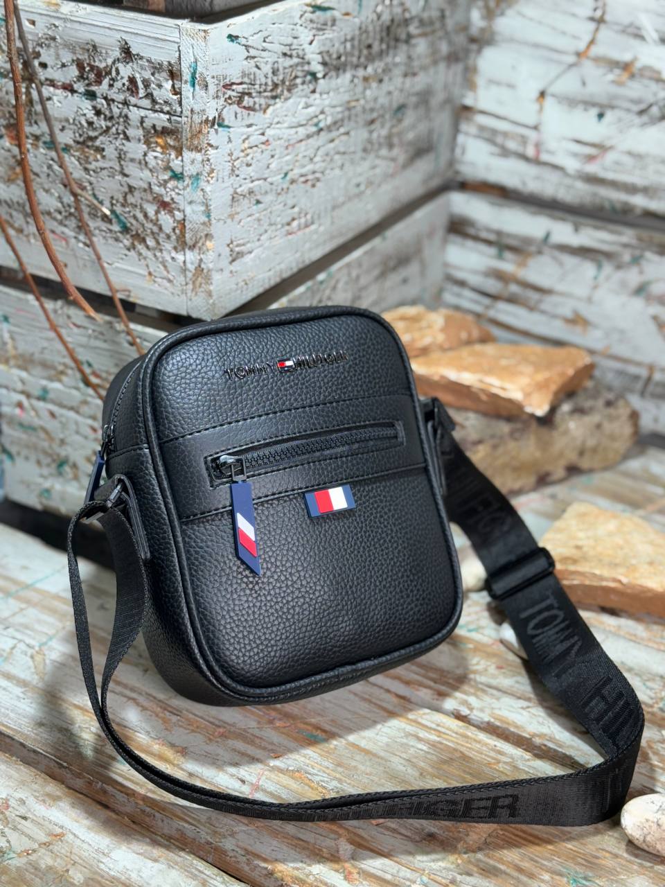 ΤΣΑΝΤΑΚΙ - 872 FIRST 2025