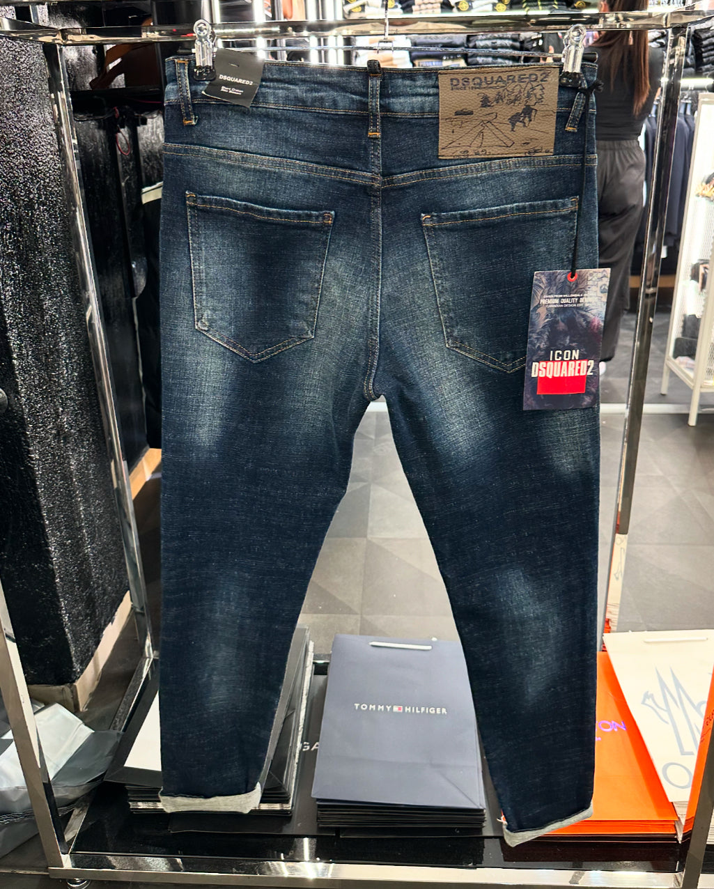 DSQ2 ICON - JEAN 031