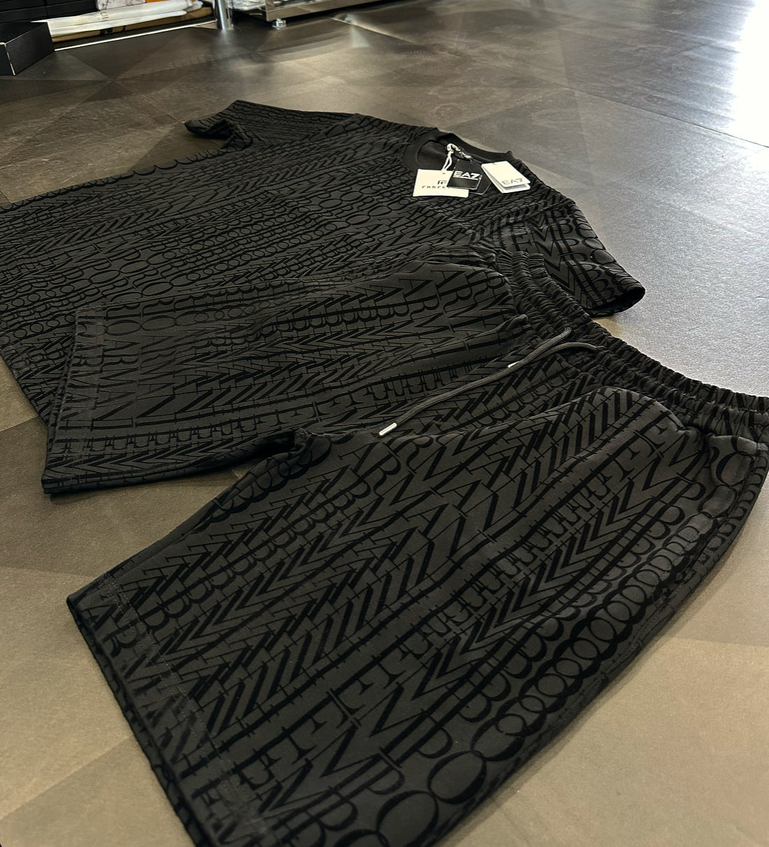 EA7 - ΜΑΥΡΟ ΣΕΤ ΣΟΡΤΣ