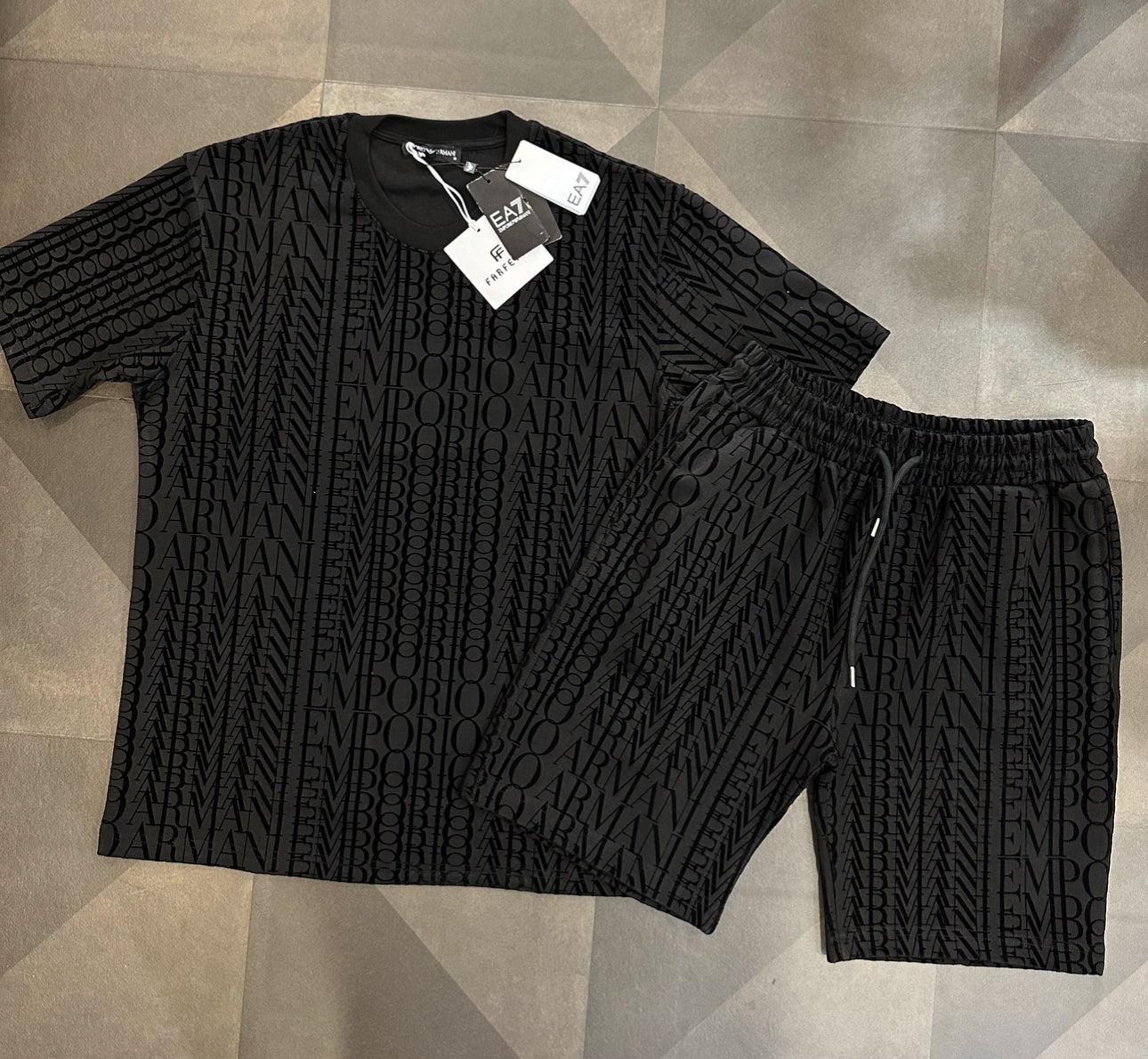 EA7 - ΜΑΥΡΟ ΣΕΤ ΣΟΡΤΣ