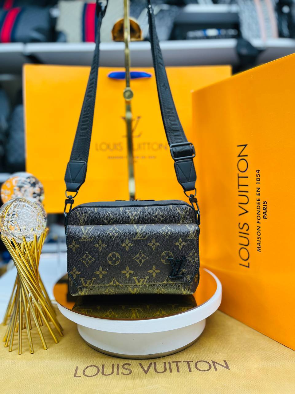 ΤΣΑΝΤΑΚΙ - 675 SALES