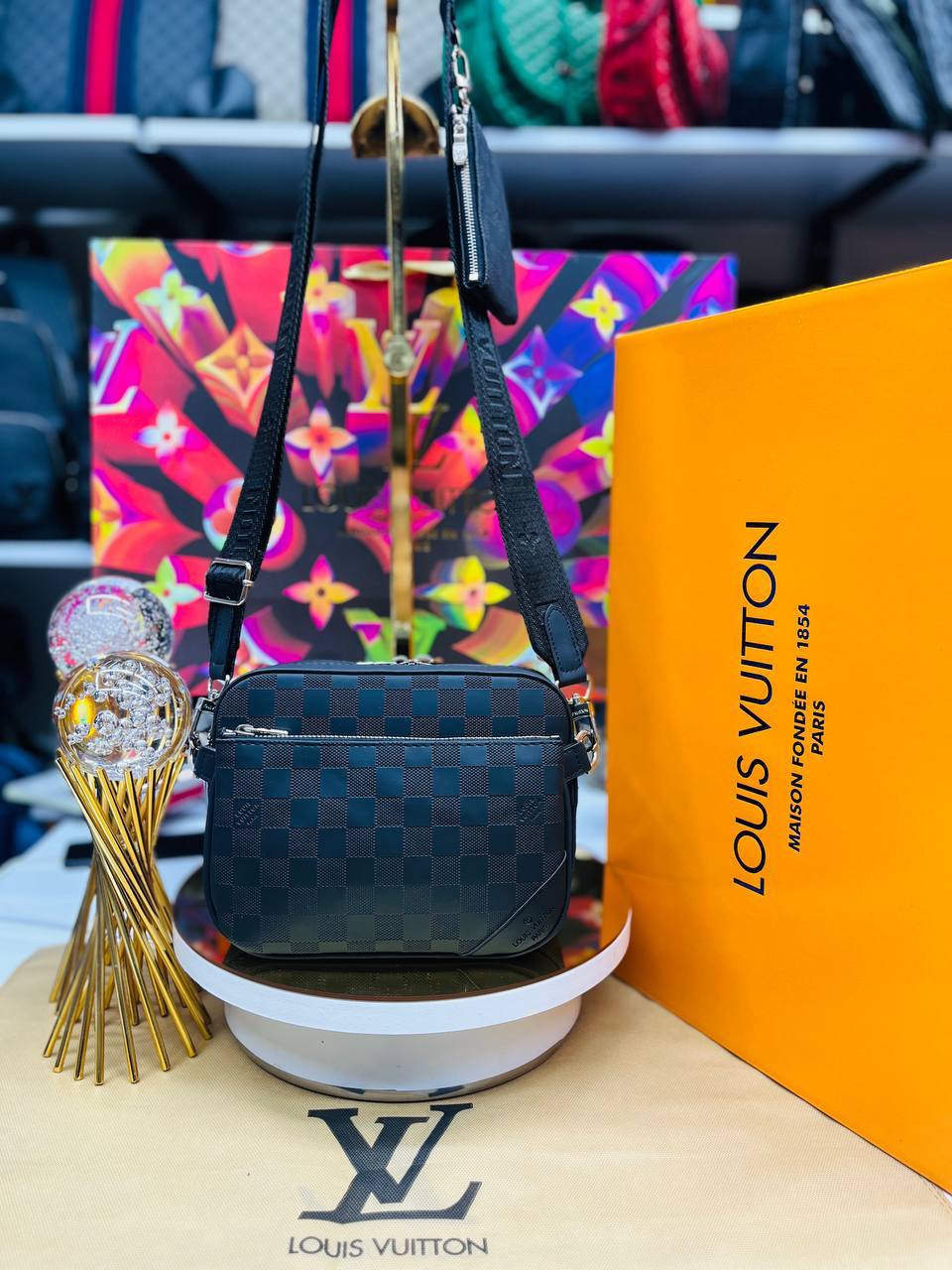 ΤΣΑΝΤΑΚΙ - 654 FIRST 2025