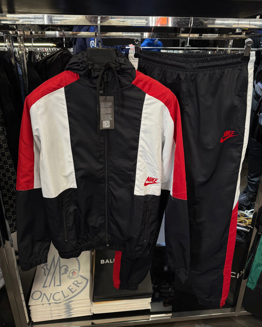 NIKE ΣΕΤ - FIRST 2025