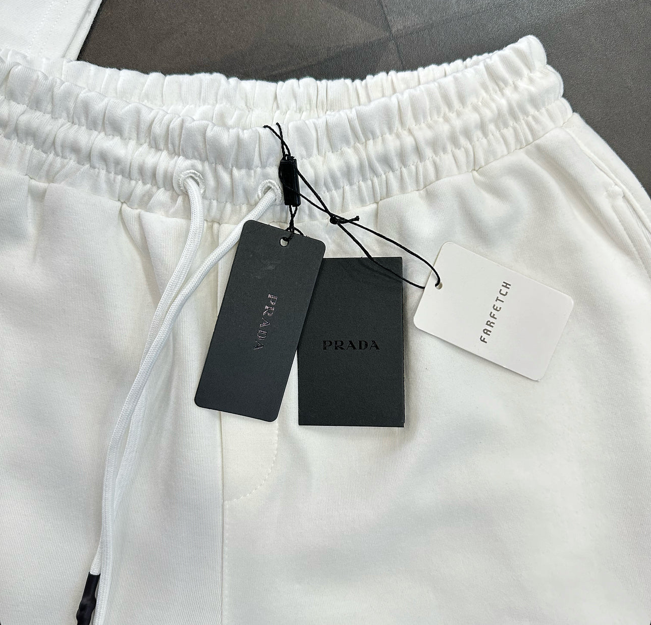 PRADA - ΛΕΥΚΟ  ΣΕΤ ΣΟΡΤΣ