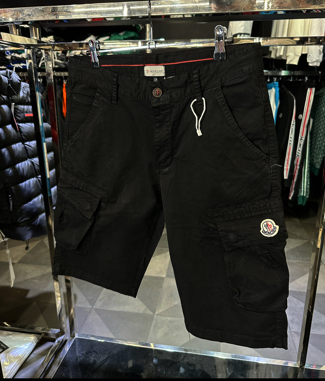 BΕΡΜΟΥΔΑ - MONCLER ΜΑΥΡΗ