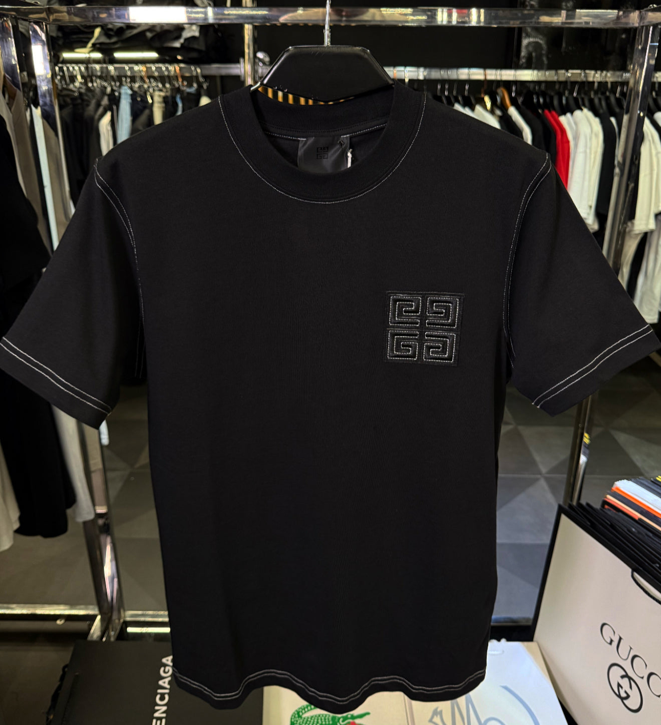 GIVENCHY - T-SHIRT NEW IN 2025