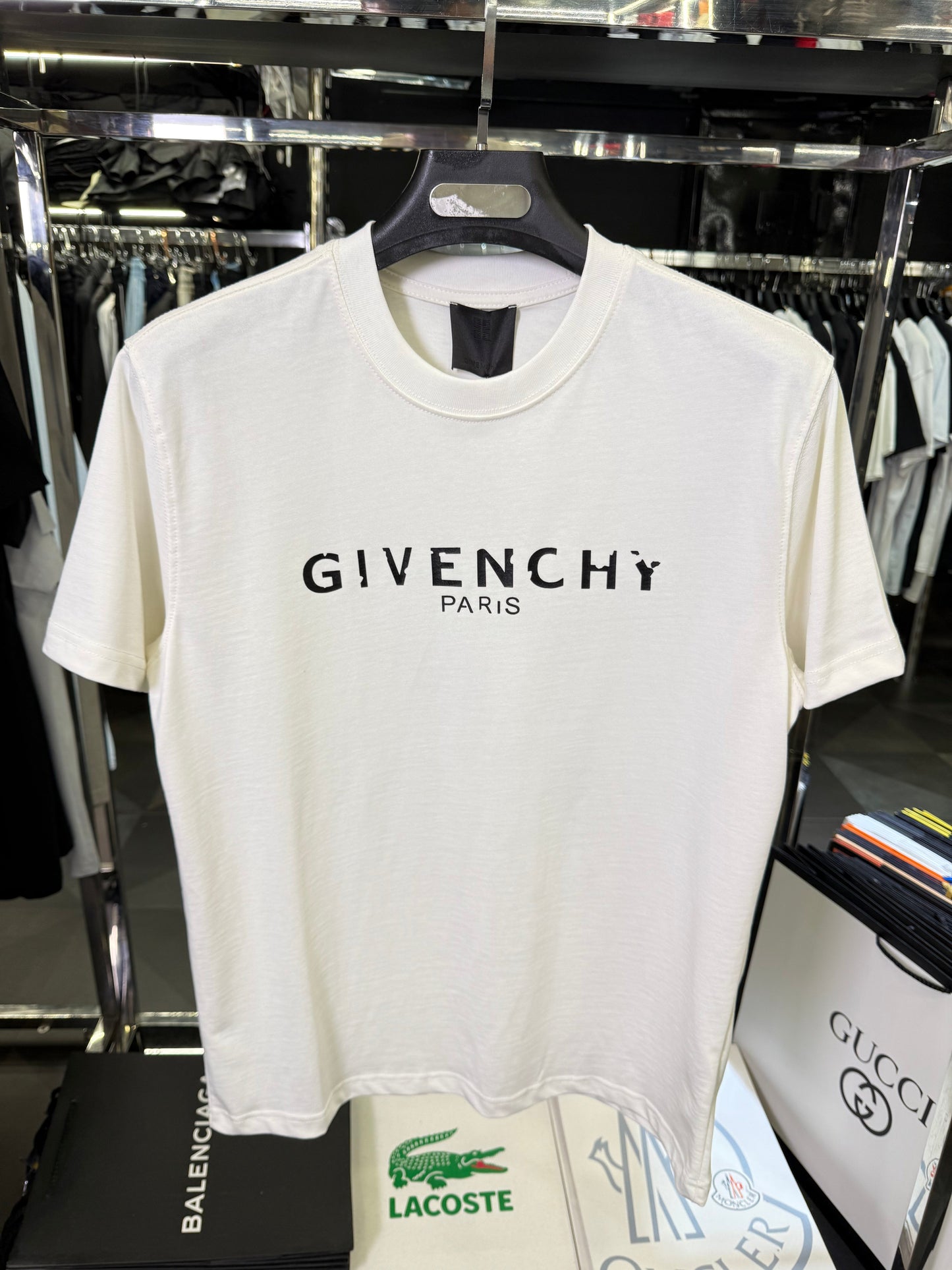 GIVENCHY - T-SHIRT NEW IN 2025
