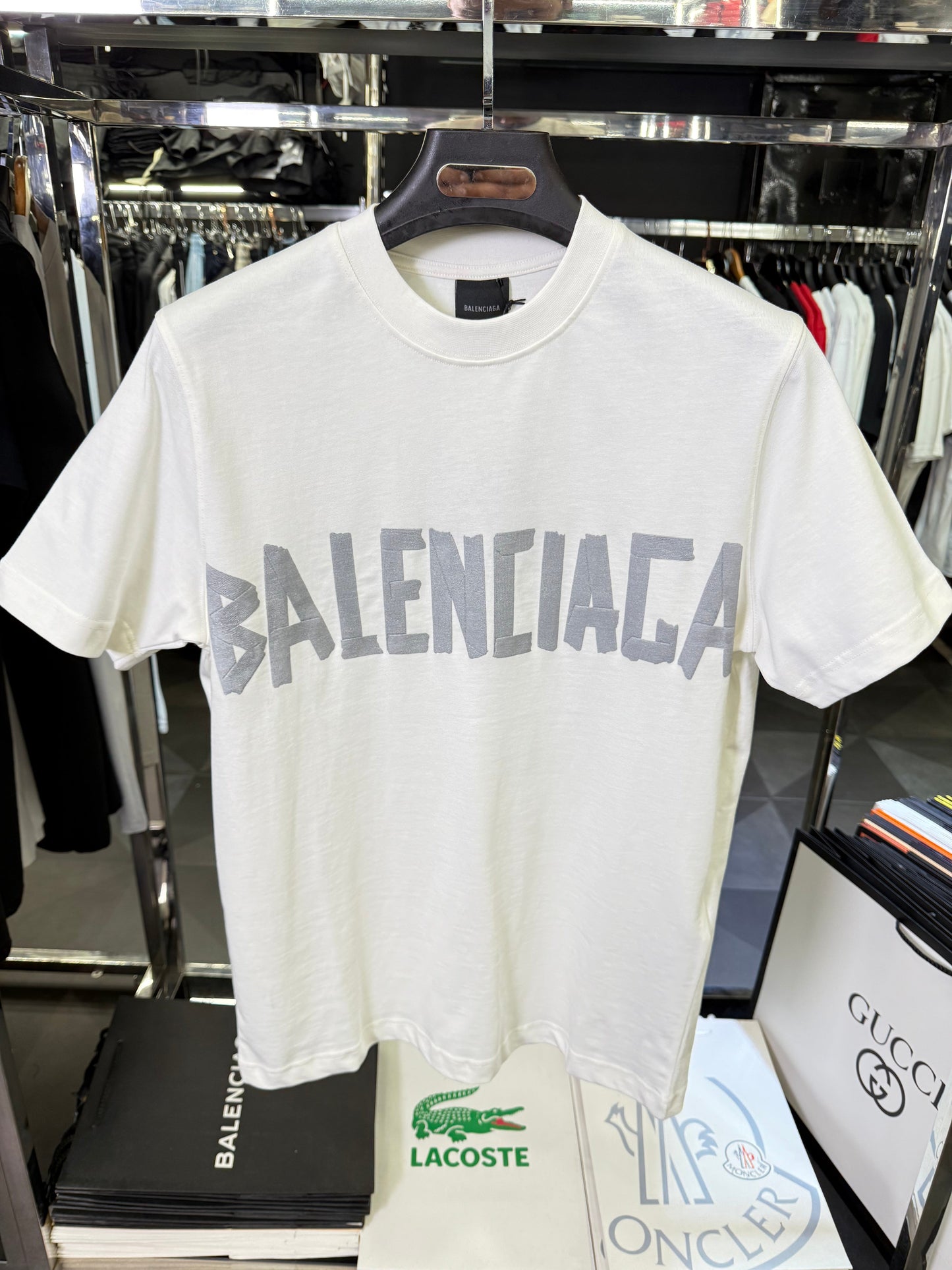 BALENCIAGA - T-SHIRT NEW IN 2025