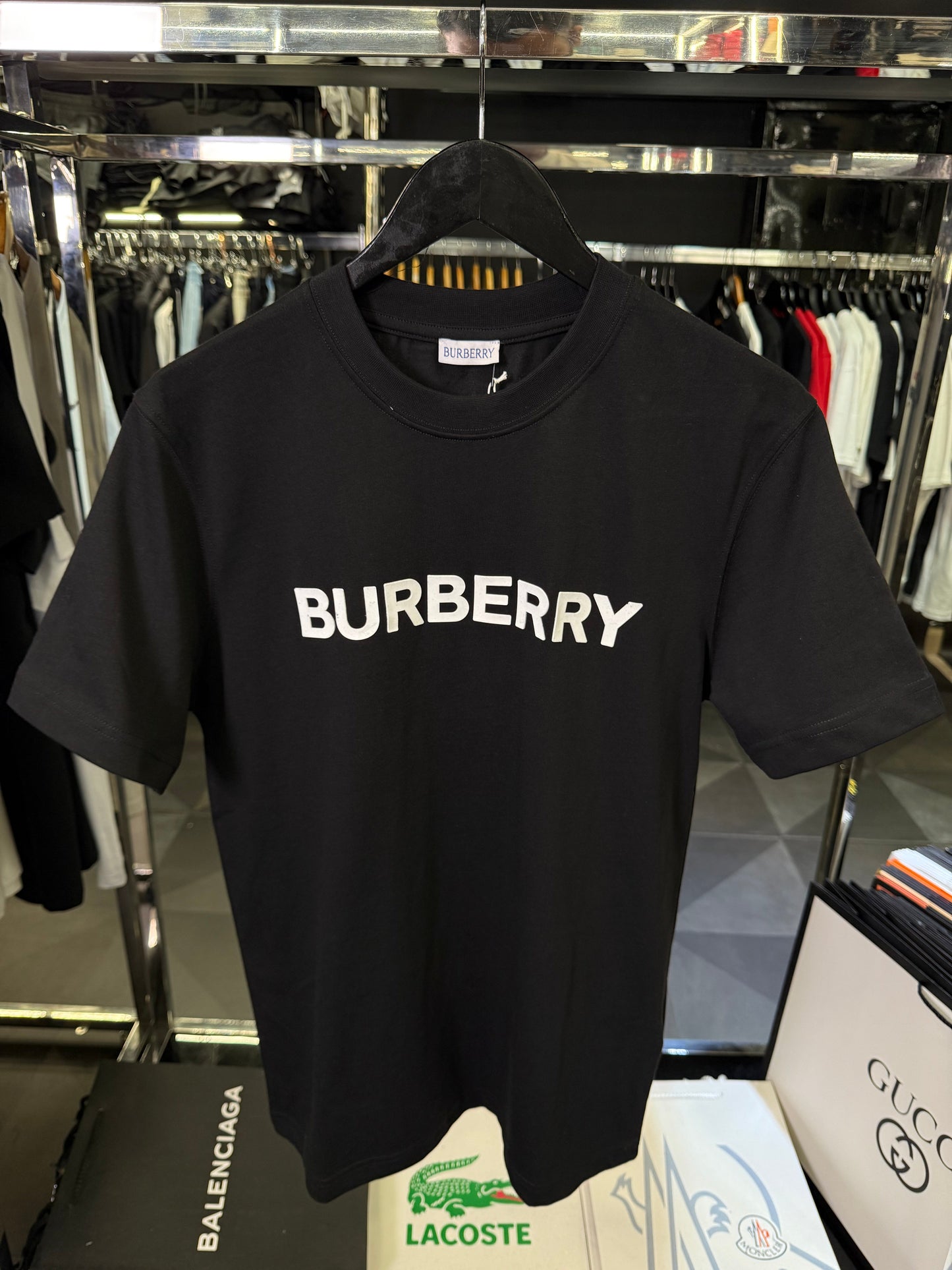 BURBERRY - T-SHIRT NEW IN 2025