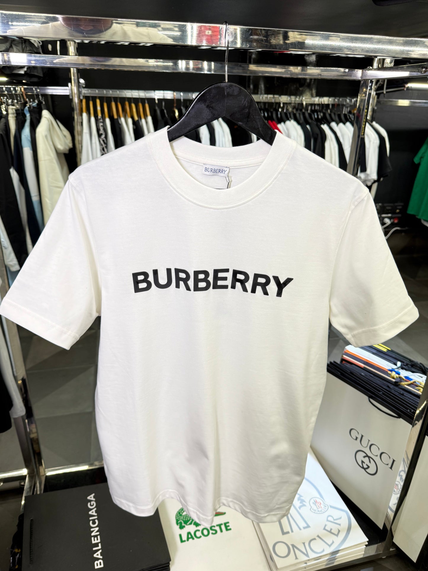 BURBERRY - T-SHIRT NEW IN 2025