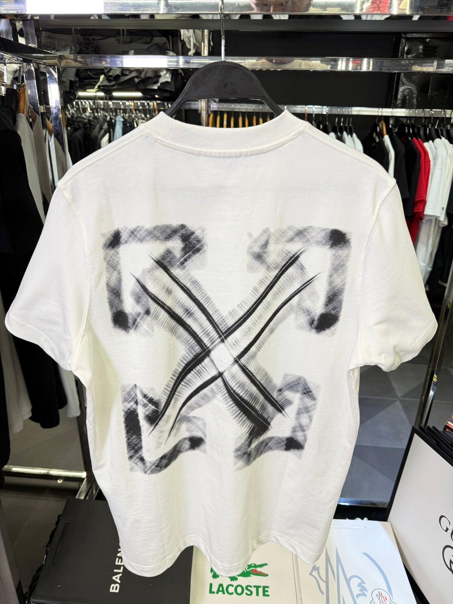OFF WHITE - T-SHIRT NEW IN 2025