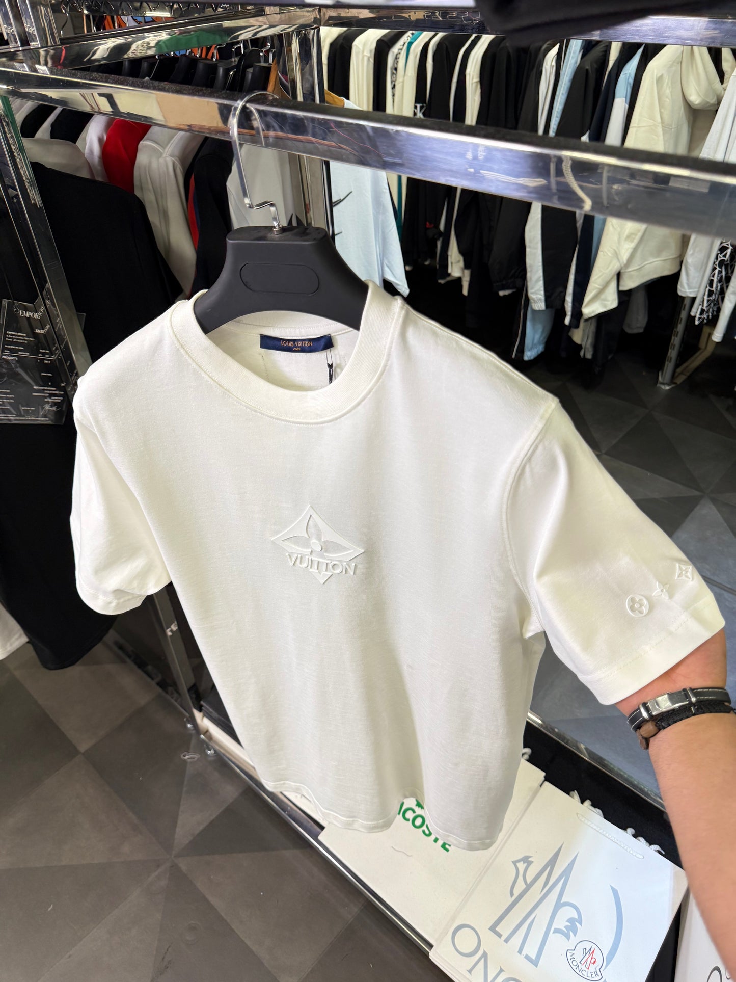 LOUIS VUITTON - T-SHIRT NEW IN 2025