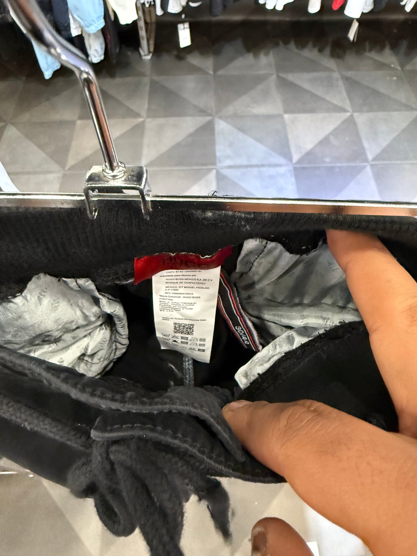 HUGO ΒΕΡΜΟΥΔΑ - 3A QUALITY