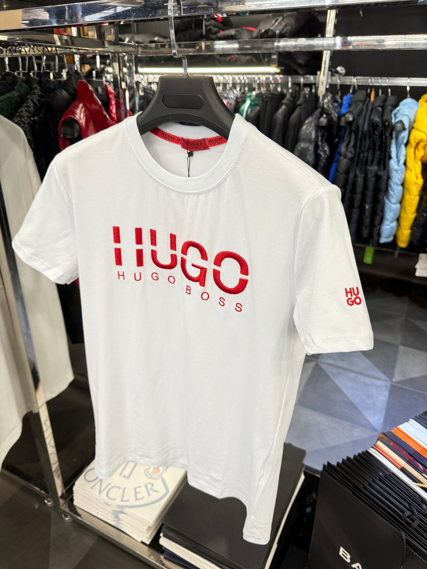 HUGO - T-SHIRT