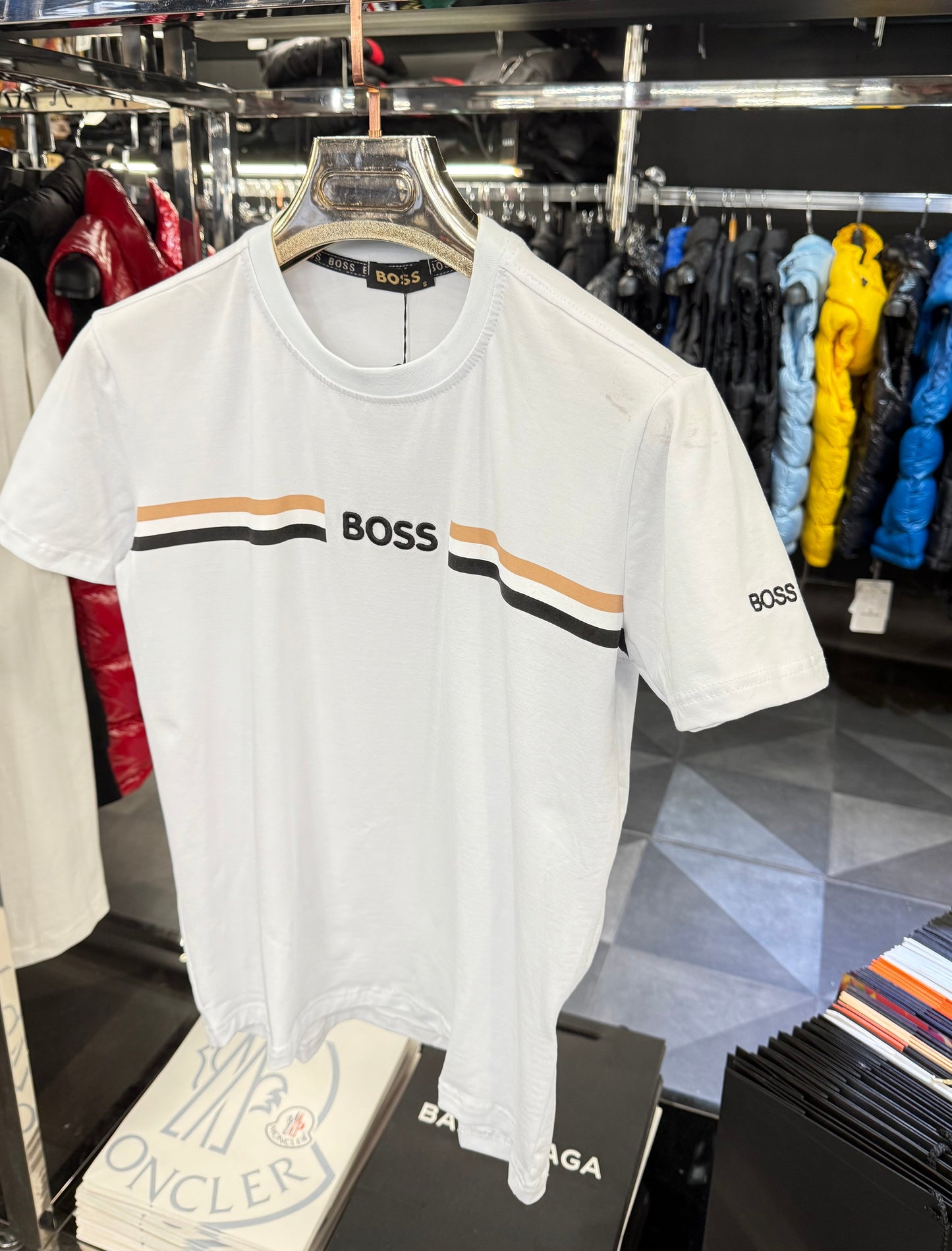 BOSS - T-SHIRT