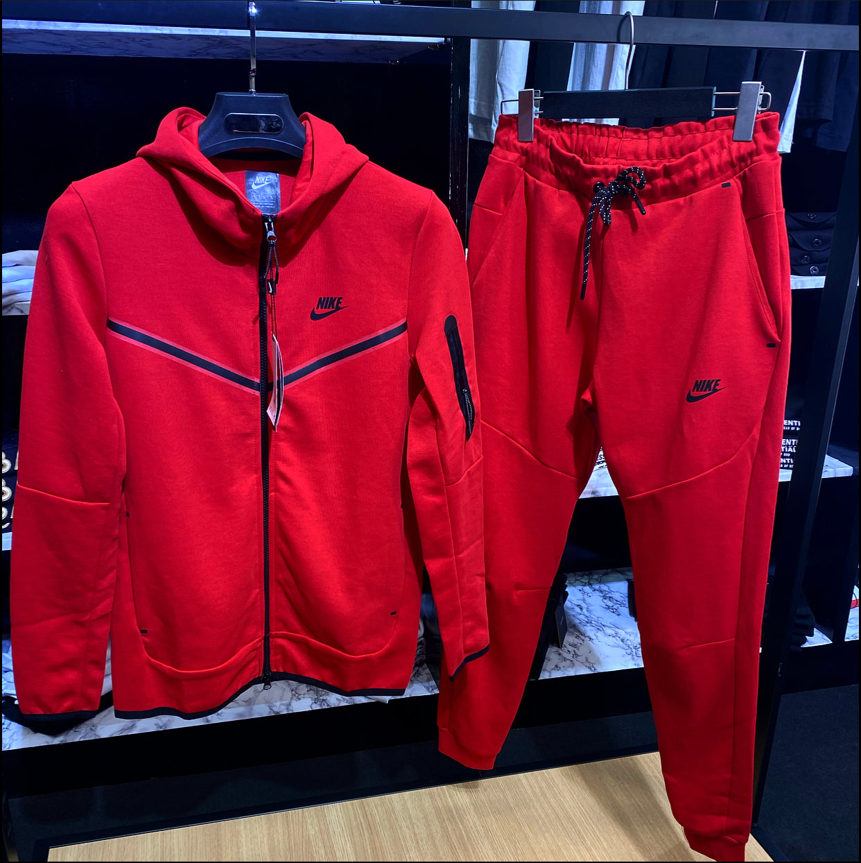 NIKE ΣΕΤ TECH FLEECE -ΚΟΚΚΙΝΟ